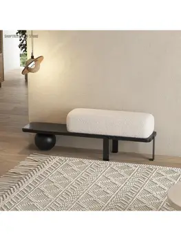Skandinaavia kinga muutmine toolile istub toolile loominguline kodus diivan väljaheites voodi lõpus väljaheide paigaldamise tuba pikk väljaheites sissepääs